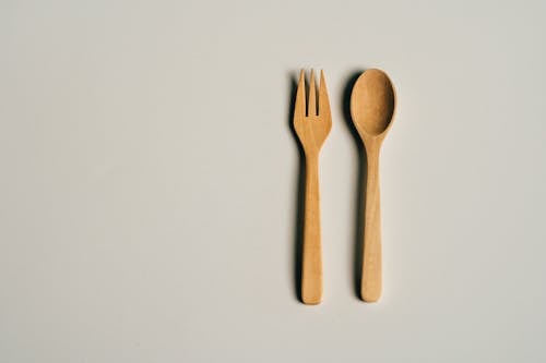叉子, 湯匙, 灰色的背景 的 免費圖庫相片