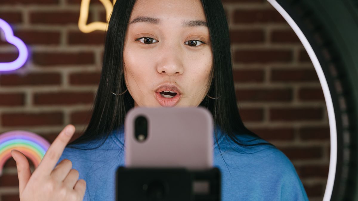 UGC Ads for SMEs: Mastering Creator-Style Video Marketing — AI article cover