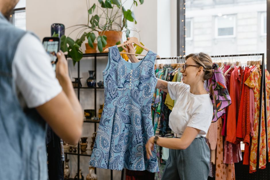 Secondhand items ready to sell online, the starting point for choosing things to sell to make money fast based on real hourly pay.