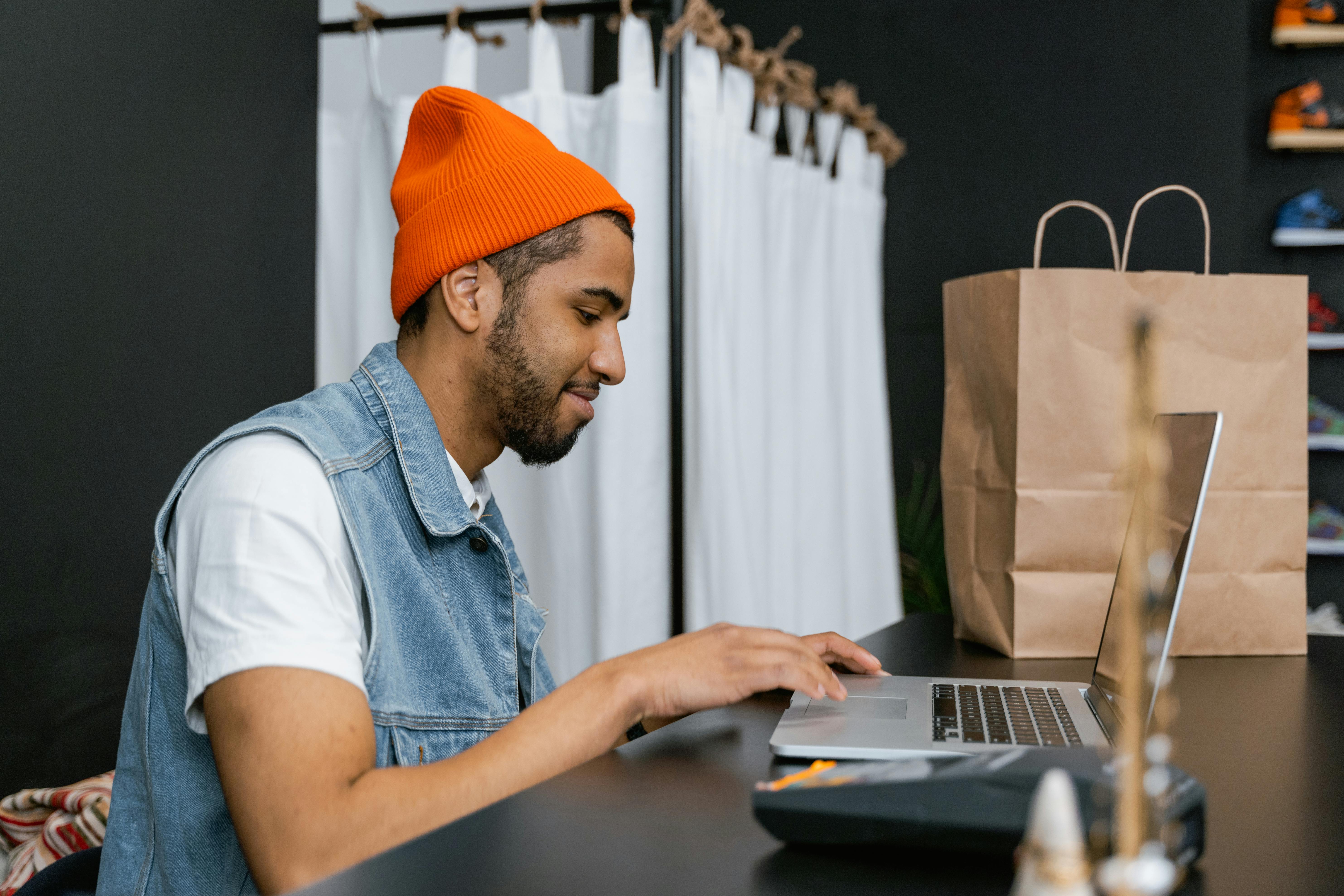 6 Side Hustle Businesses You Can Run in Just 8 Hours a Week — Photo by MART  PRODUCTION on Pexels