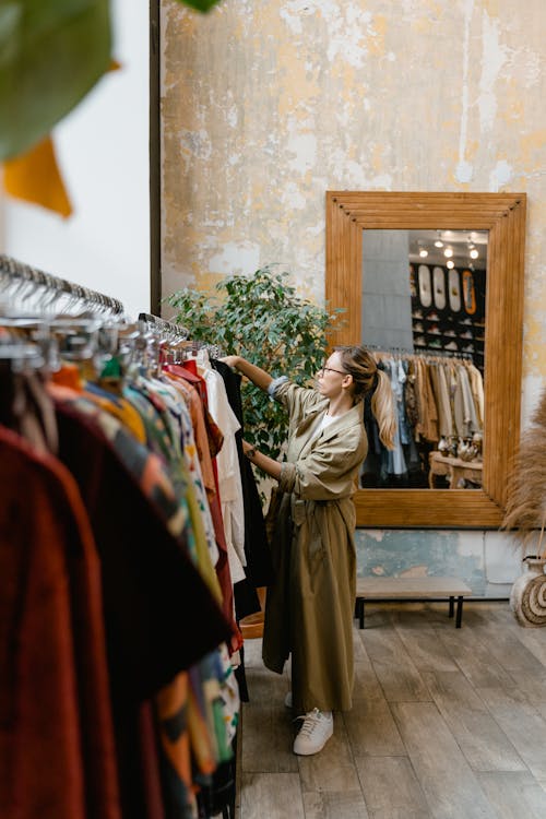 Gratis lagerfoto af butik, display, hængende