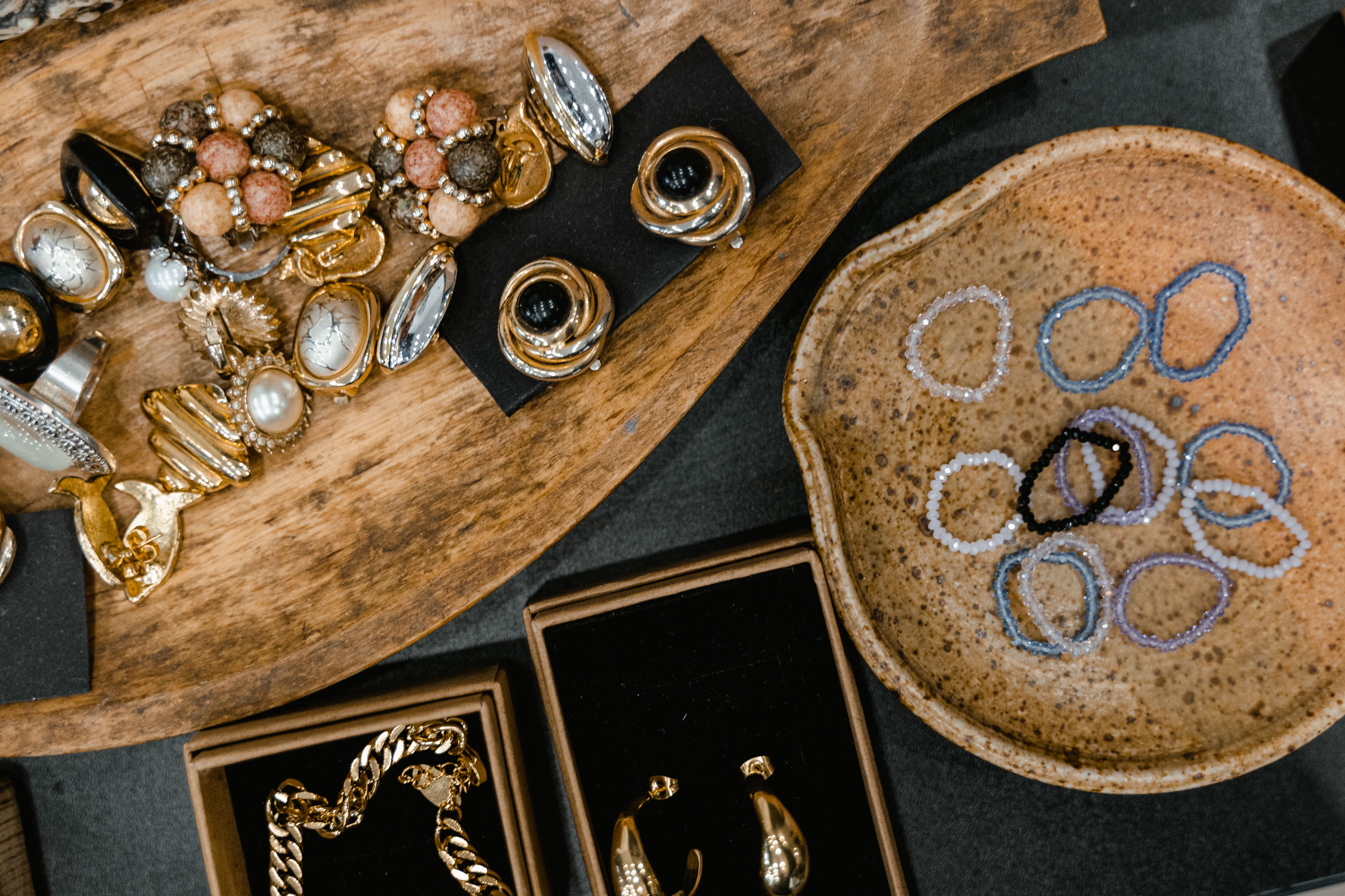 Different Types of jewellery kept on table