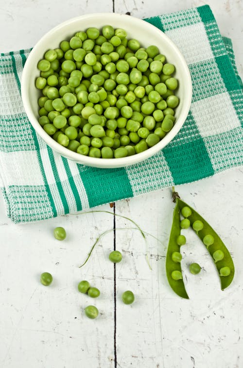 Pois Verts Sur Bol En Céramique Blanche