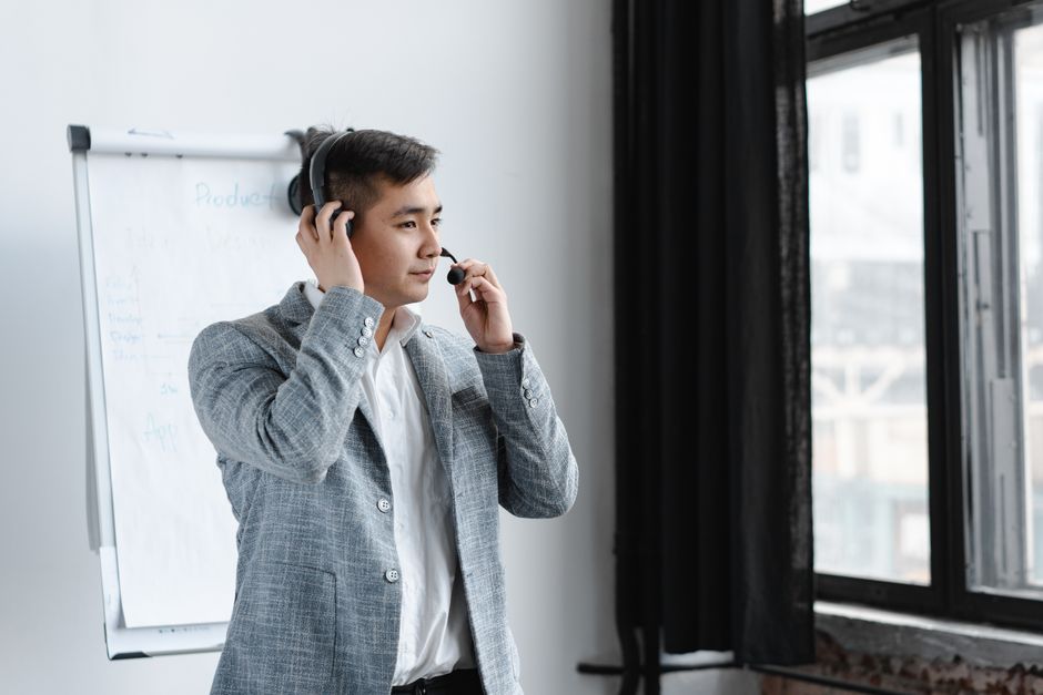 Foto profissional grátis de agente, agente de call center, ambiente corporativo