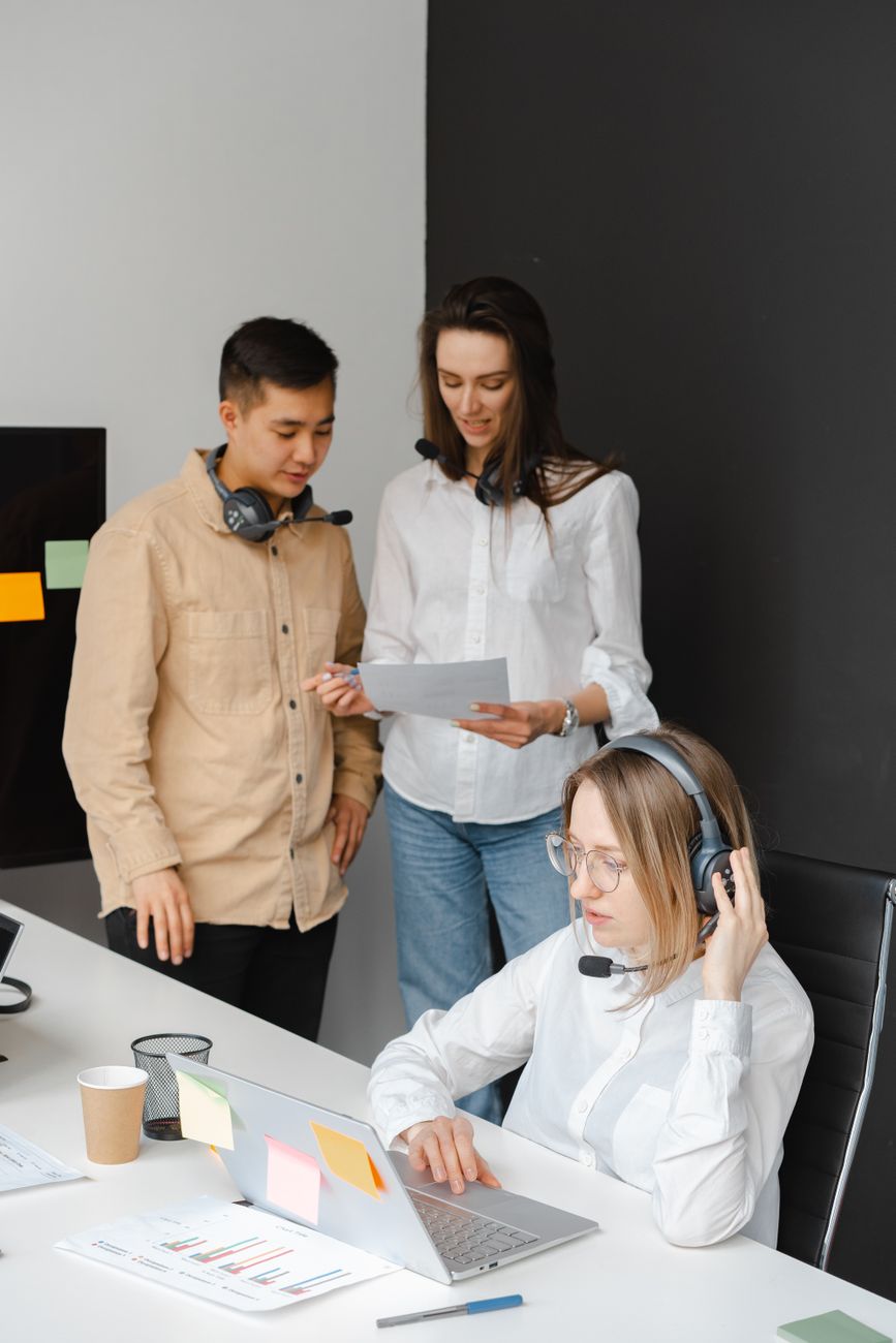How to Turn Neutral Reviews into Positive Customer Experiences: The PRAISE Framework