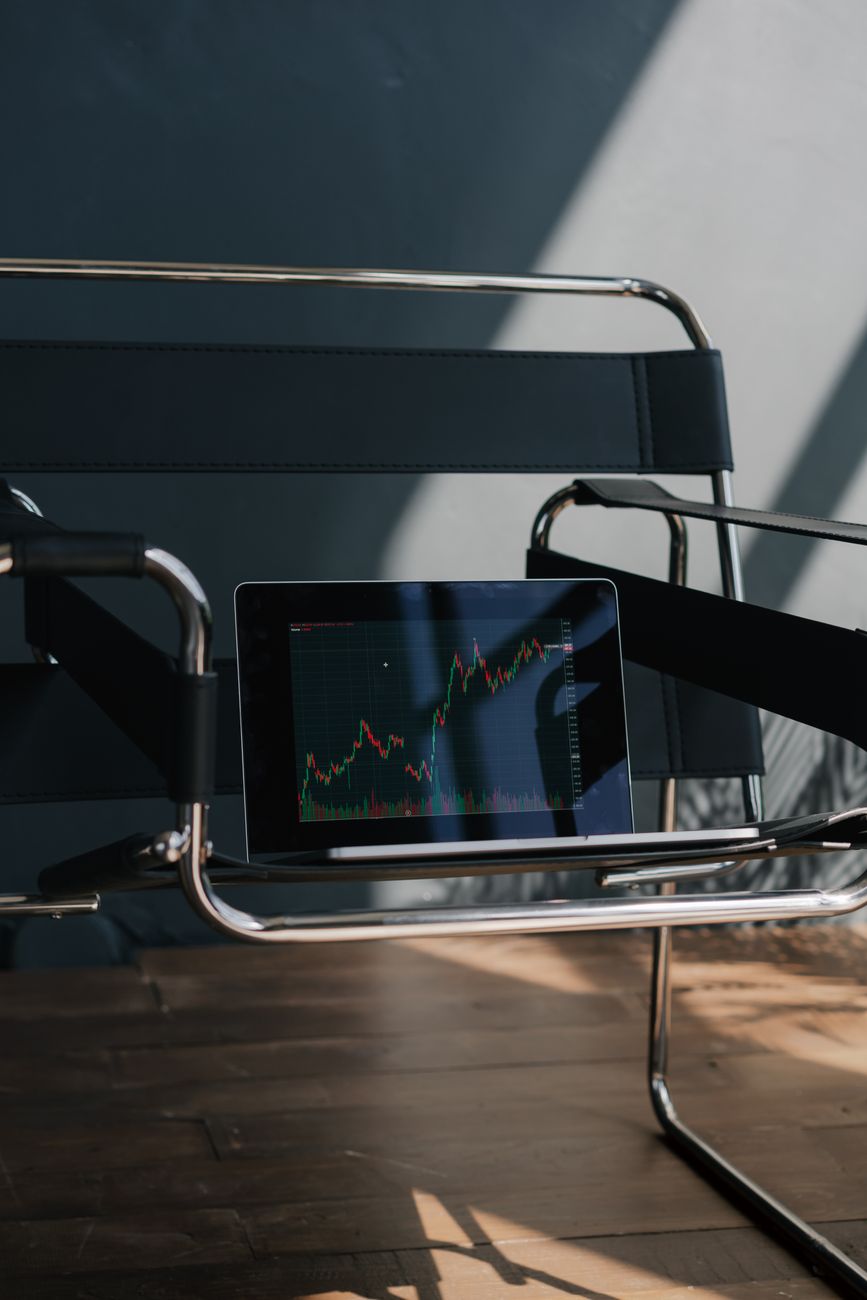How Mastering Chart Patterns Helped a Trader Turn $10K into $250K: Head and Shoulders, Triangles, and Flags Explained