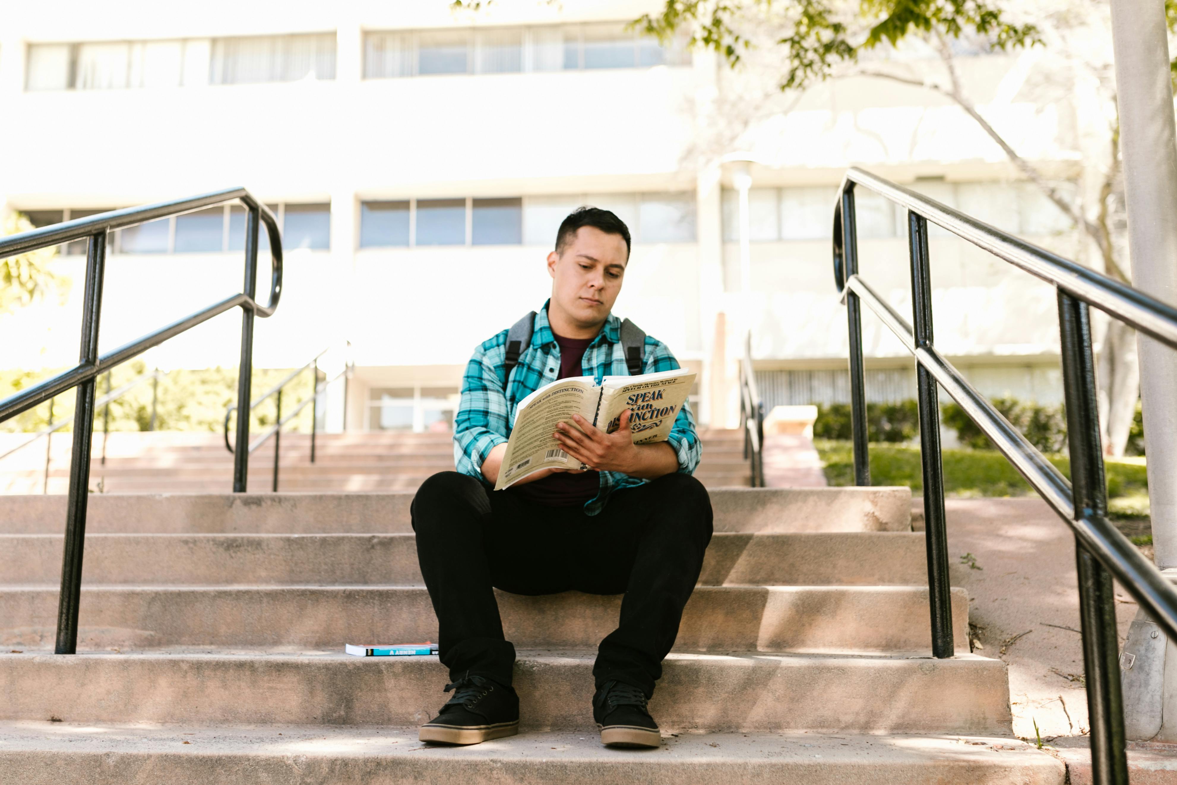 Osiris Zelaya: Connecting Language Learning to Culture and Community — Photo by RDNE Stock project on Pexels