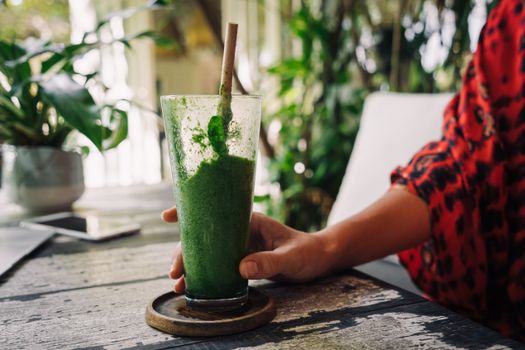 Smoothie à la Banane et au Beurre d'Arachide Riche en Protéines
