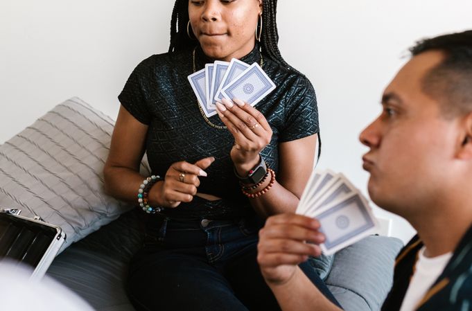 Online Casino: Spielautomaten und Live-Spiele im Überblick