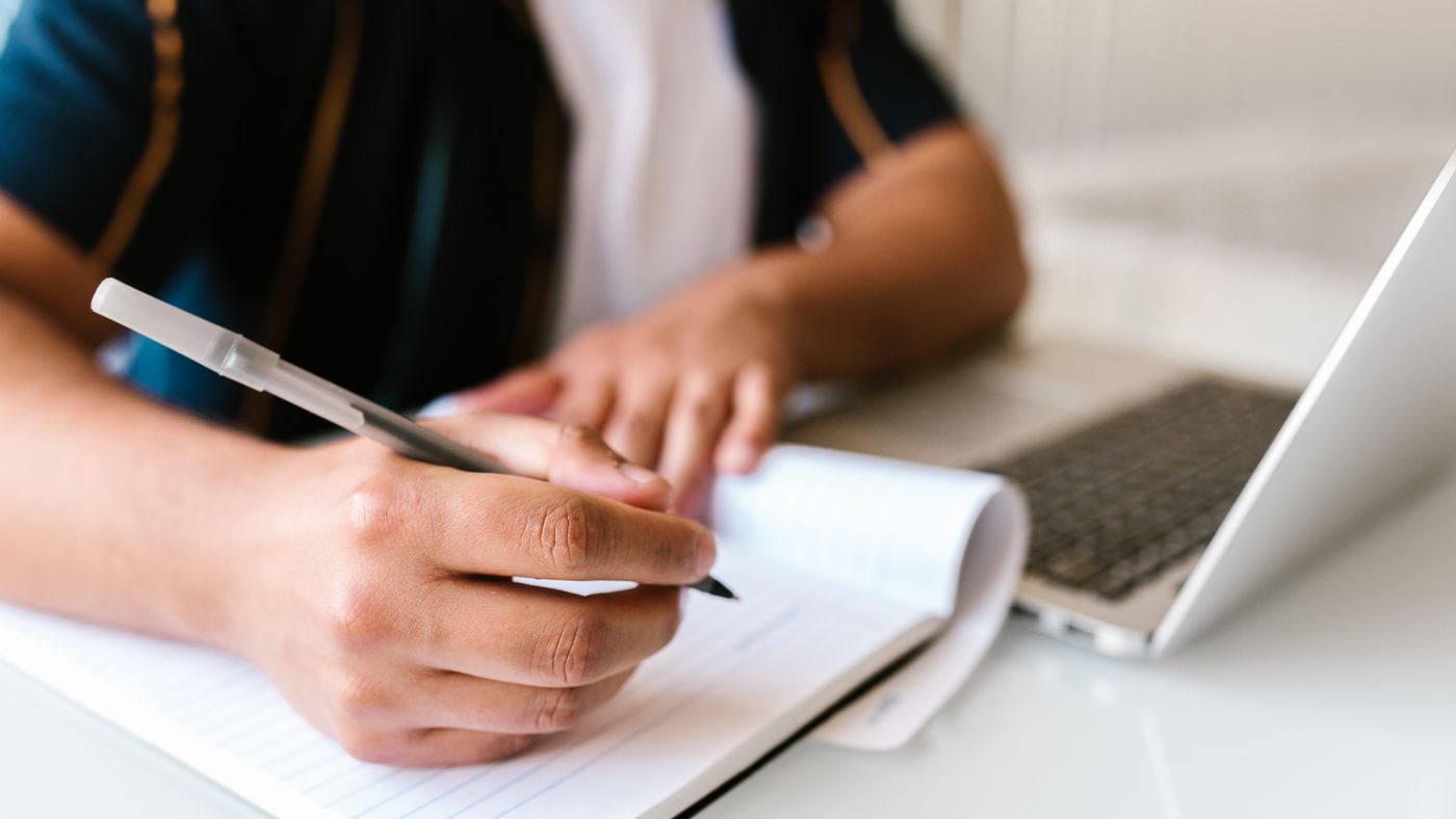 Job Searching Over 50: The Real Advantages and the Honest Challenges