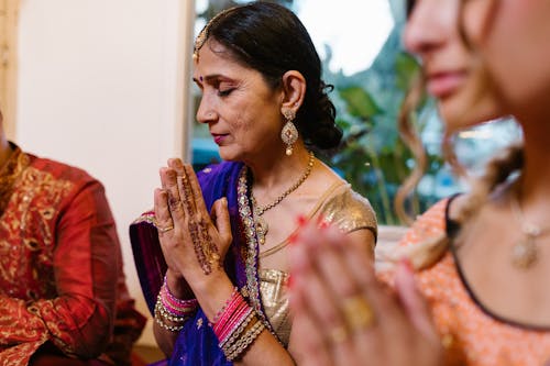 dua etmek, geleneksel, Hindistan içeren Ücretsiz stok fotoğraf