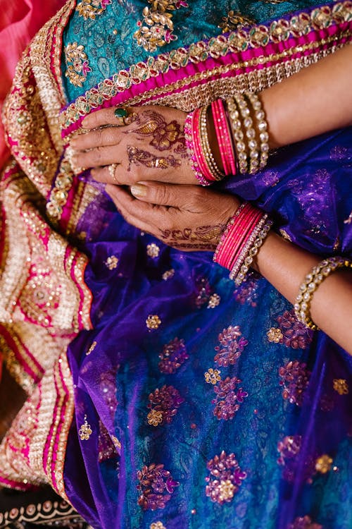 Ingyenes stockfotó diwali, fényfesztivál, hagyományos ruházat témában