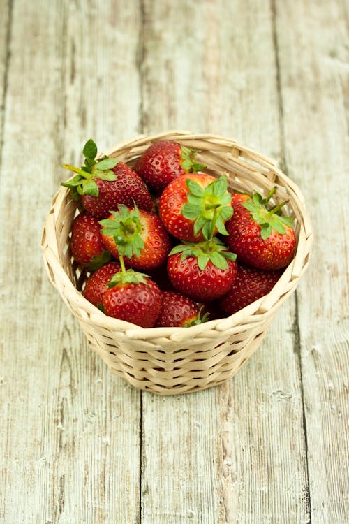 Foto profissional grátis de alimento, frutas, morango