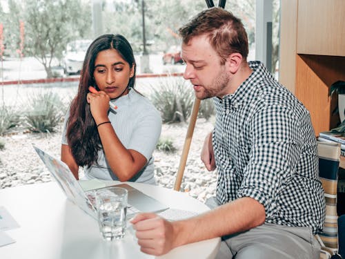 Gratis stockfoto met afspraak, computer, discussie