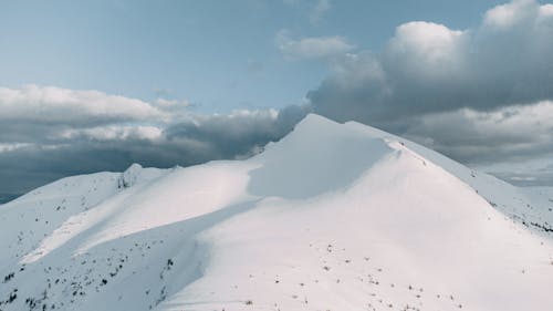 Δωρεάν στοκ φωτογραφιών με βουνό, κρύο, λήψη από drone Φωτογραφία από στοκ φωτογραφιών