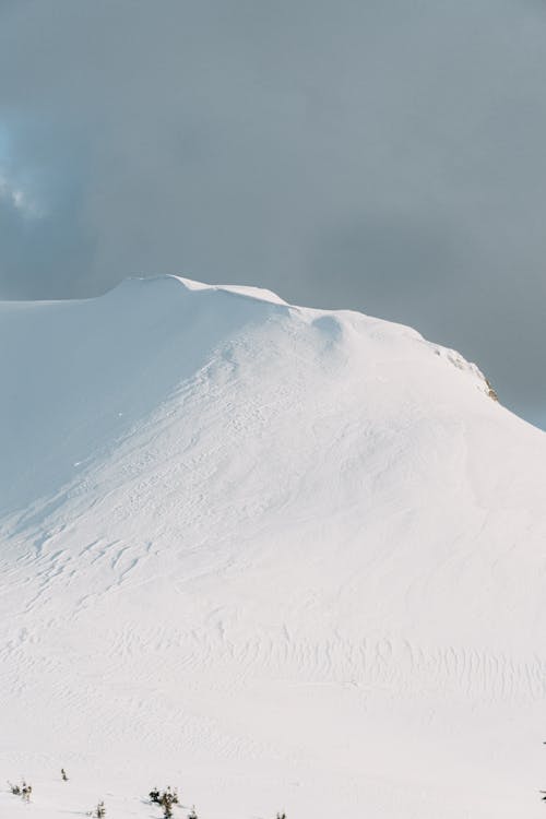 Imagine de stoc gratuită din acoperit de nori, deal, fotografiere verticală