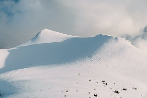 Fotobanka s bezplatnými fotkami na tému chladný, exteriéry, hora