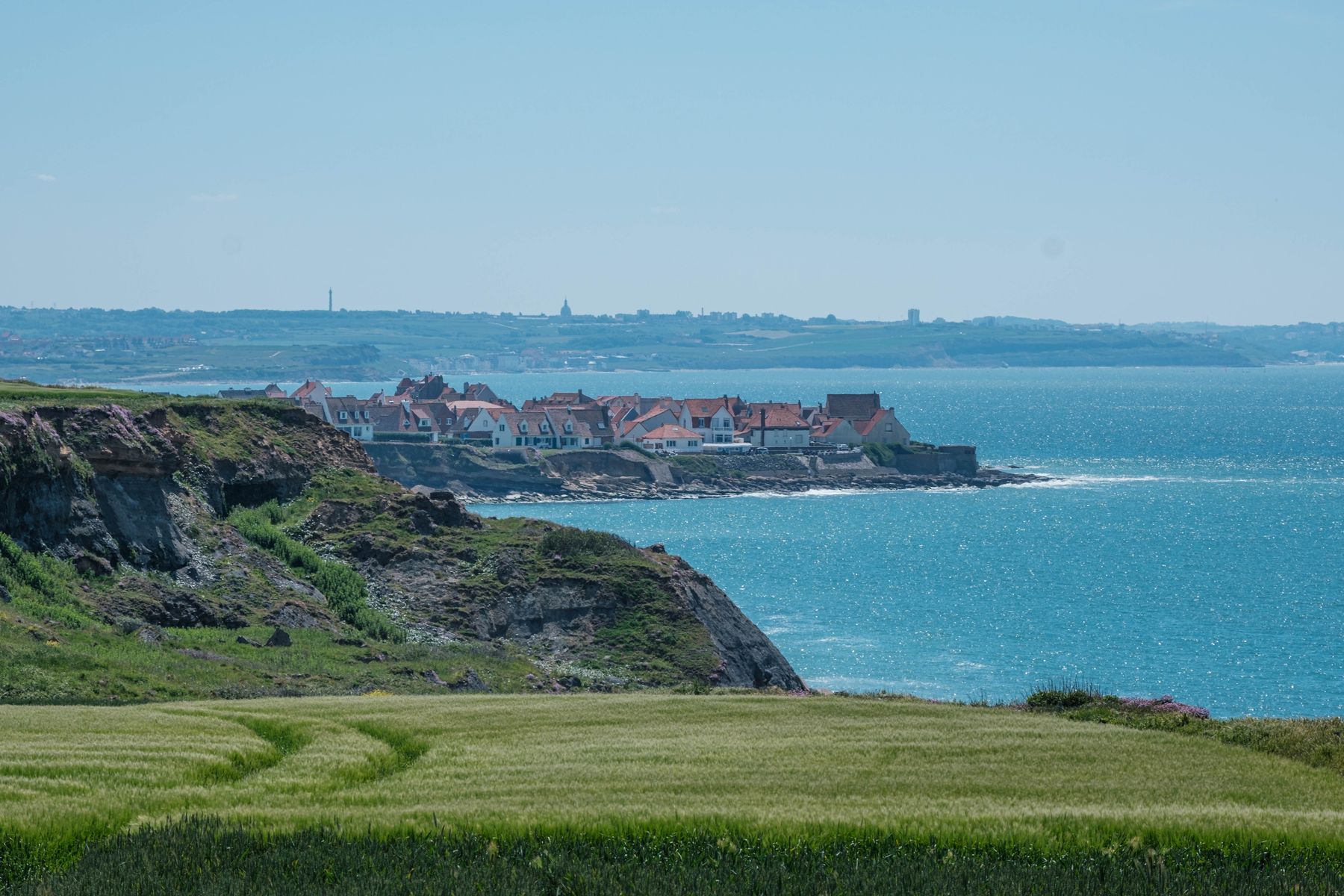 Adventure Cottage Stays in Whitby: Base Camp for Coastal Cliff Walks & Sea Kayaking in 2026