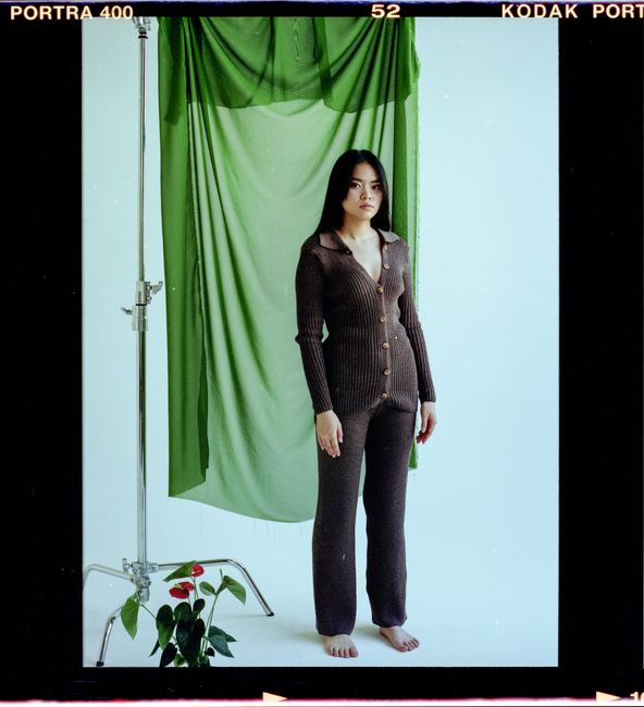 Mengapa Memakai Baju Berwarna Terang? Mengapa Memakai Baju Berwarna Terang?