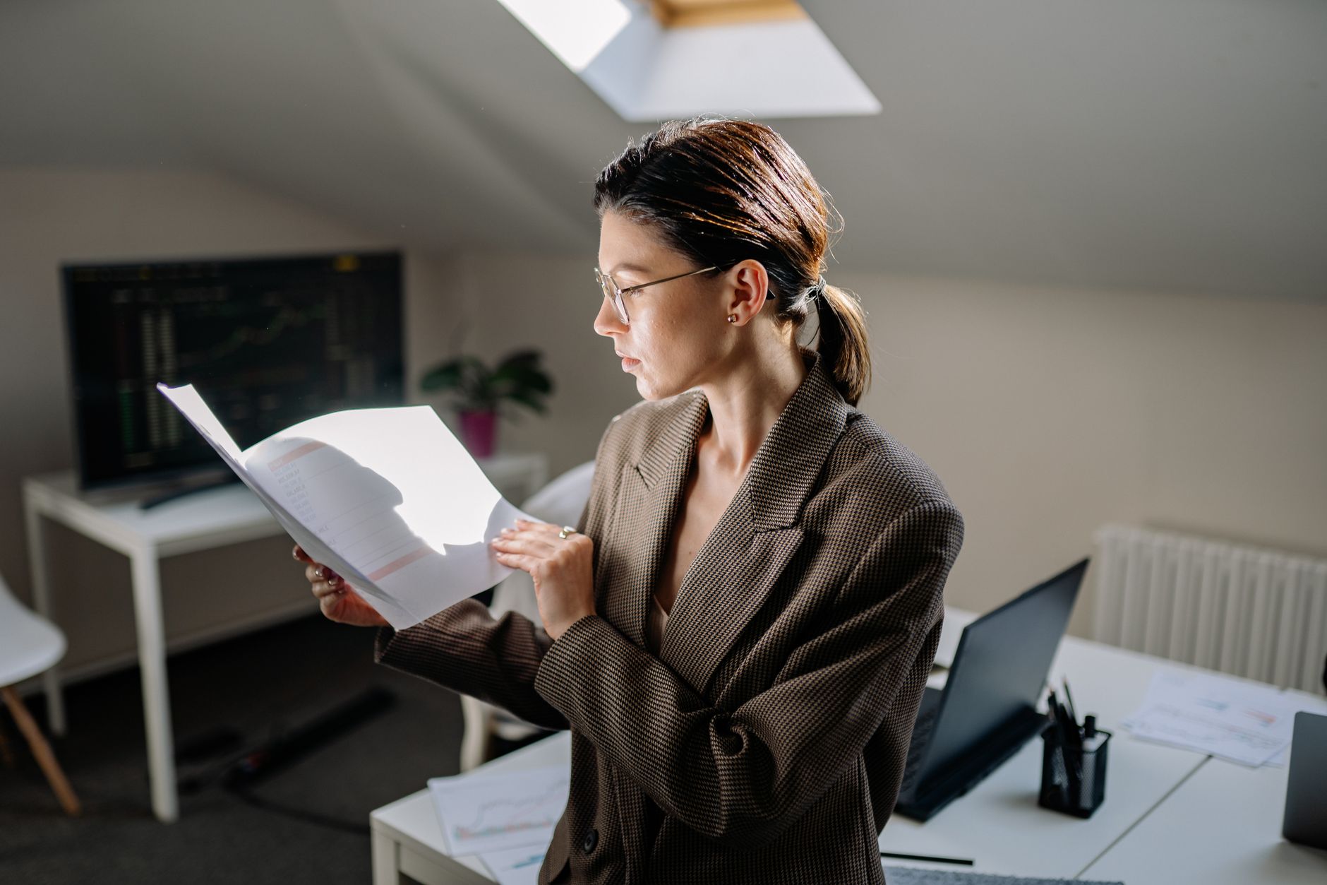 Working with long documents on a laptop