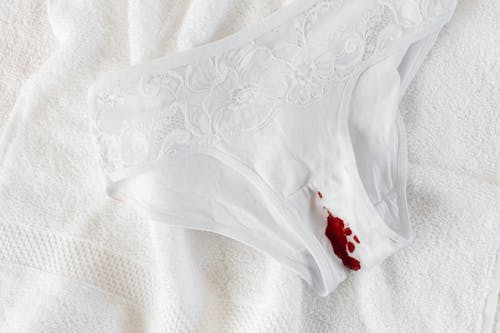Free Fotos de stock gratuitas de bragas blancas, mancha de sangre, menstruación Stock Photo