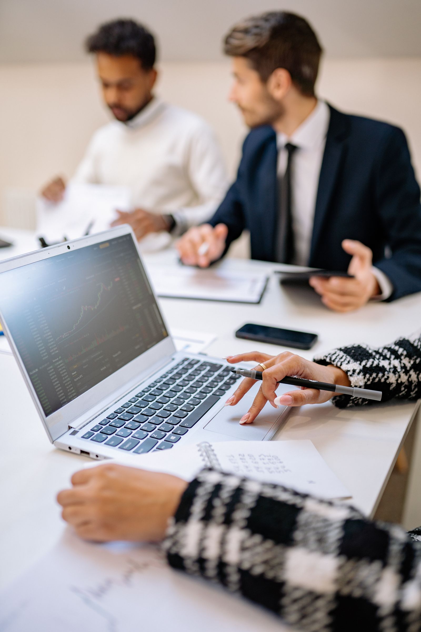 Performance Max أم حملات البحث: كيف تختار الشركة الصغيرة؟