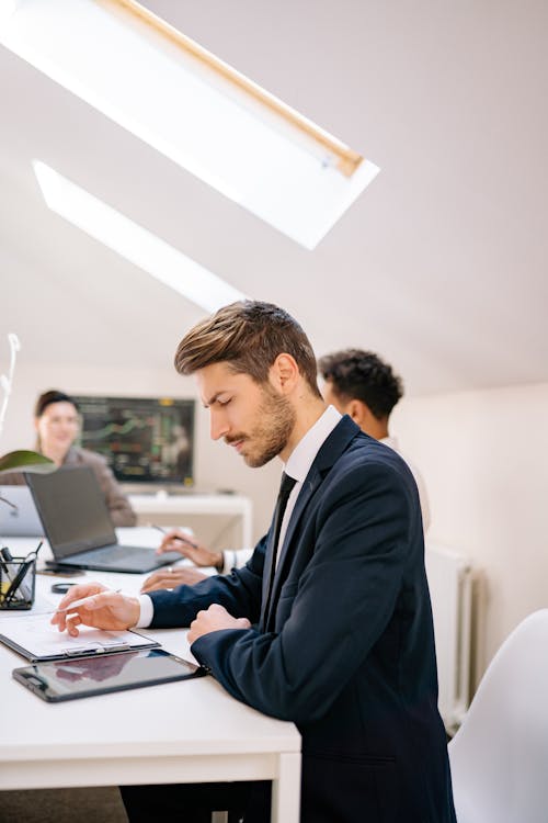 Gratis stockfoto met apple, bedrijf, binnen