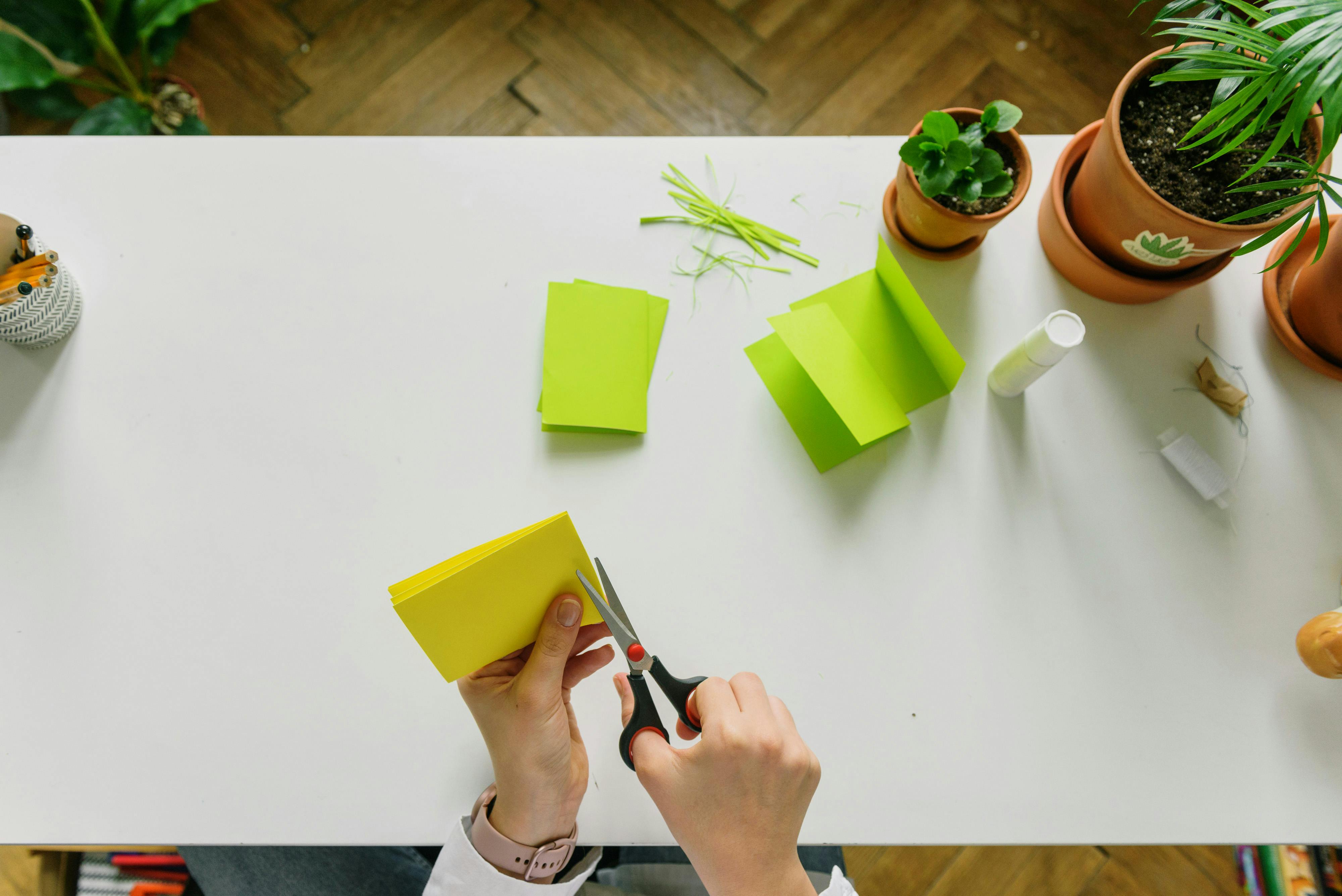 hobbies & crafts hobby crafts uk — Photo by Ksenia Chernaya on Pexels
