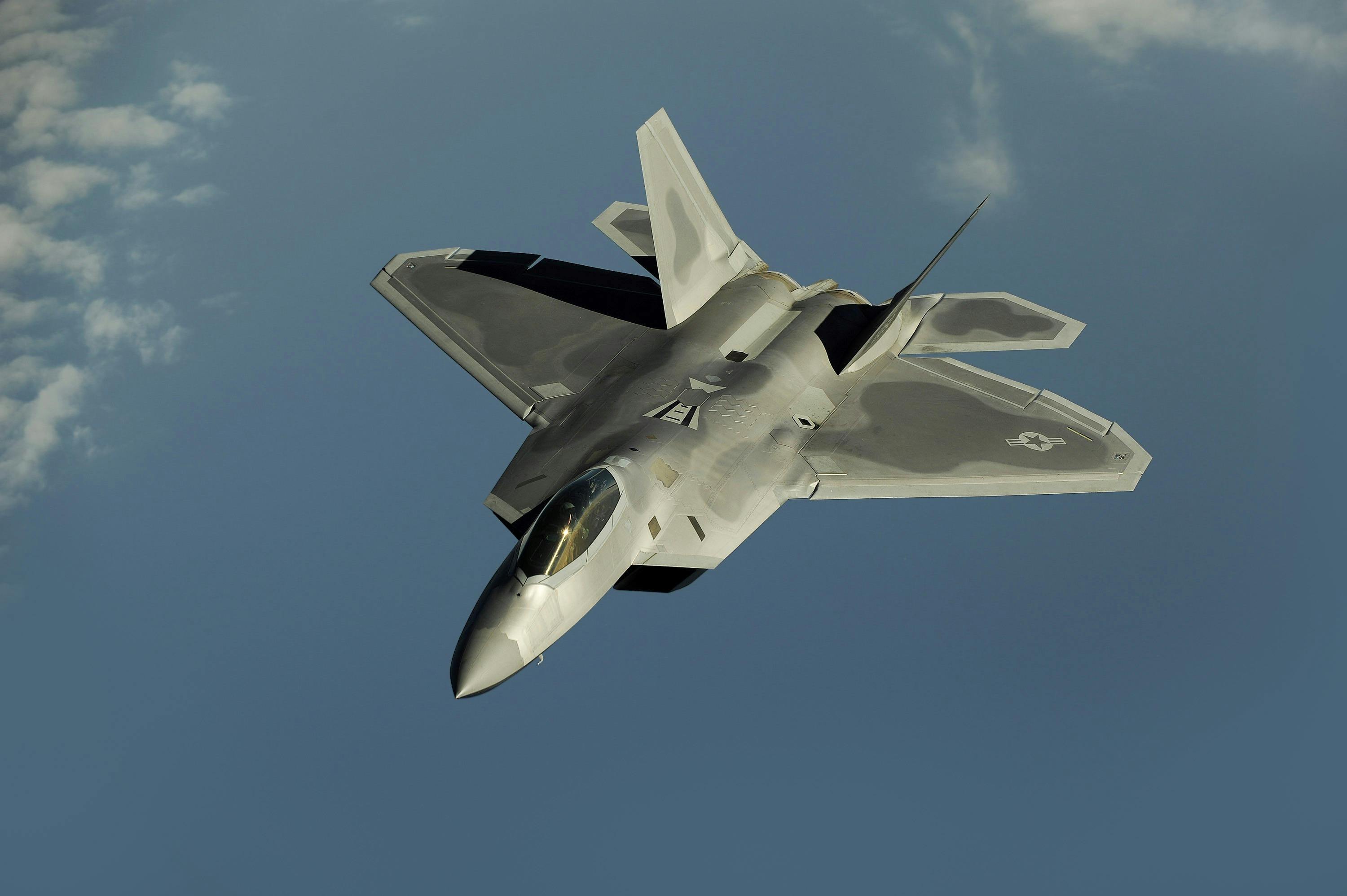 fighter-jet-fighter-aircraft-aircraft-f-22-raptor-76970.jpeg?_gl=1*oa8c3v*_ga*MTMwNTUwMTcxLjE3NTI5MzMzNTM.*_ga_8JE65Q40S6*czE3NTI5MzMzNTIkbzEkZzEkdDE3NTI5MzM0MTUkajU5JGwwJGgw