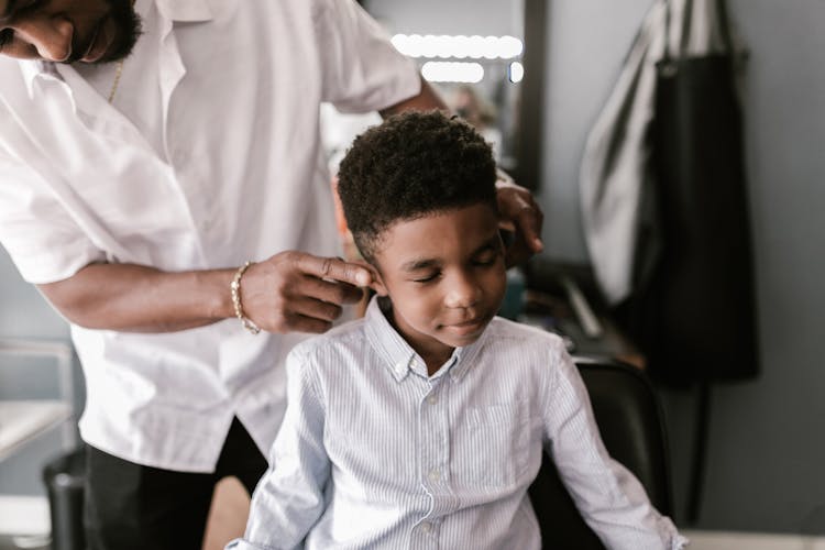 Diligent Hairdresser Styling Boys Hair