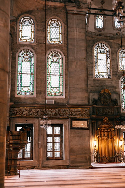 Arched Windows of a Grand Mosque · Free Stock Photo