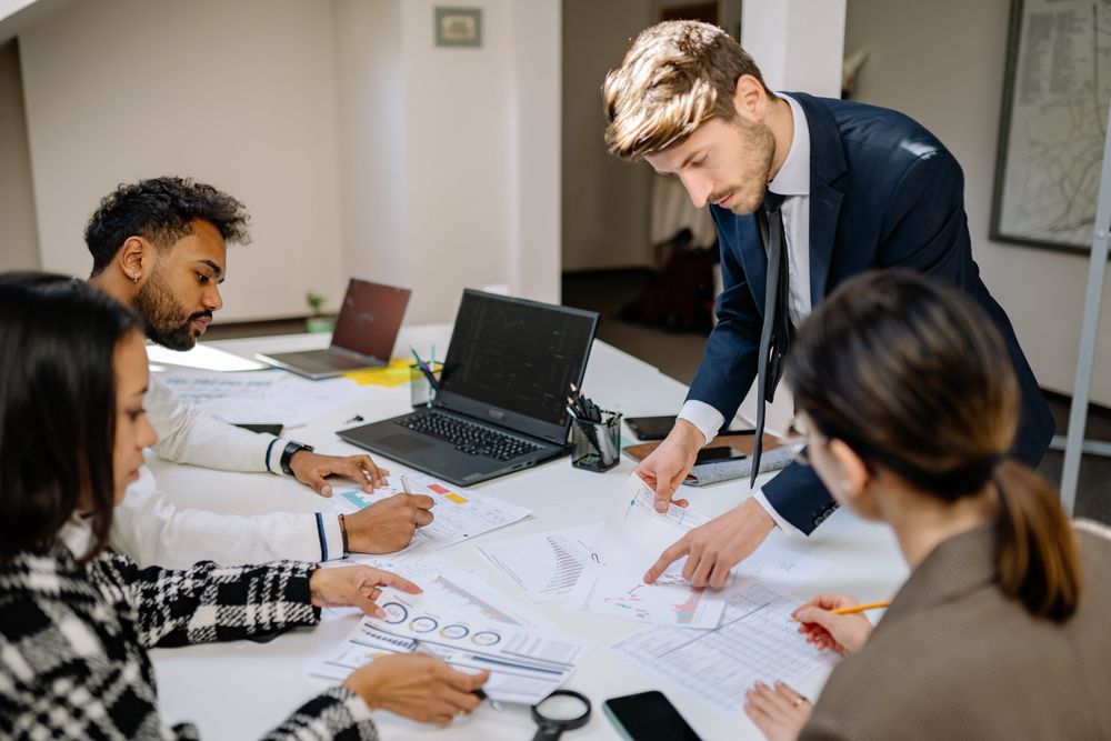 Financial-services meeting, by Yan Krukau on Pexels