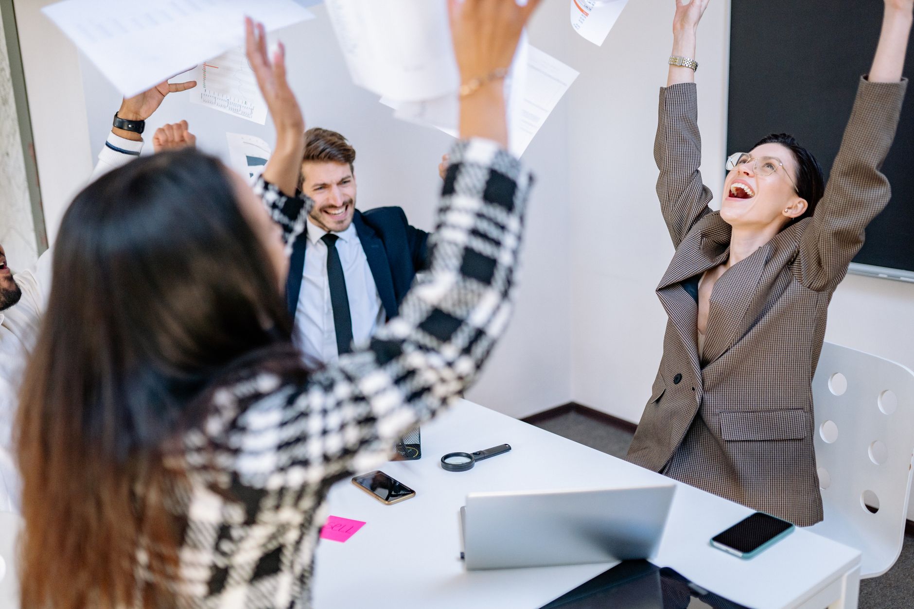 Ghi nhận thành tích là động lực mạnh mẽ thúc đẩy tinh thần làm việc.