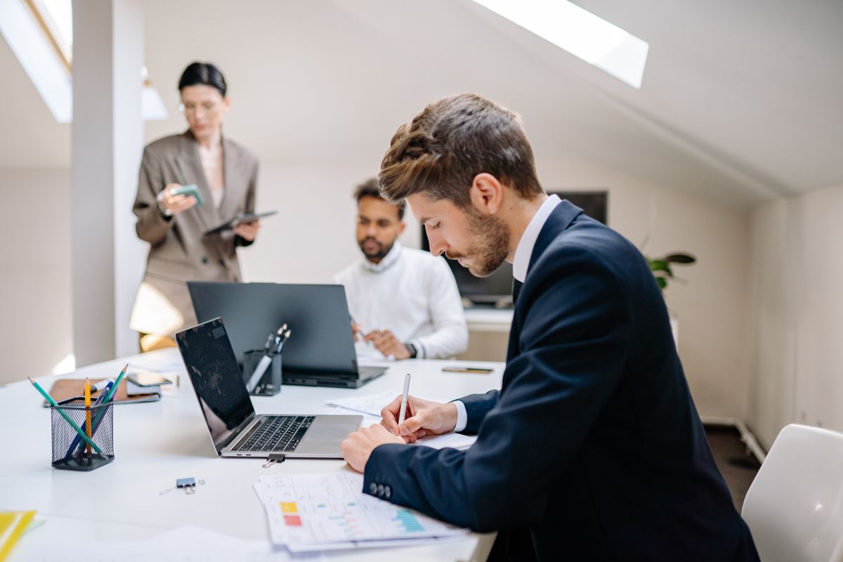 Financement record pour humans&, la startup qui réinvente la collaboration humain-ia