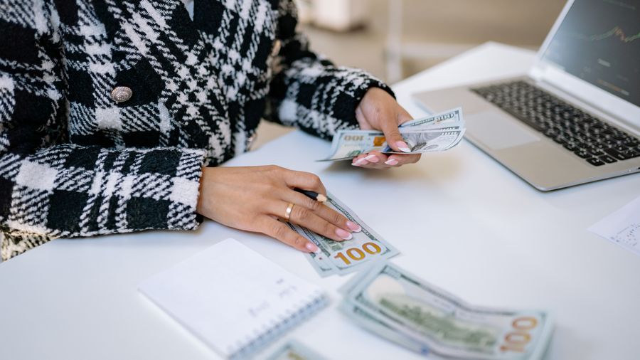 Keeping Holiday Spending from Ruining January