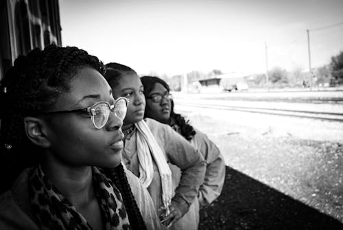 Tiga Wanita Mengambil Selfie