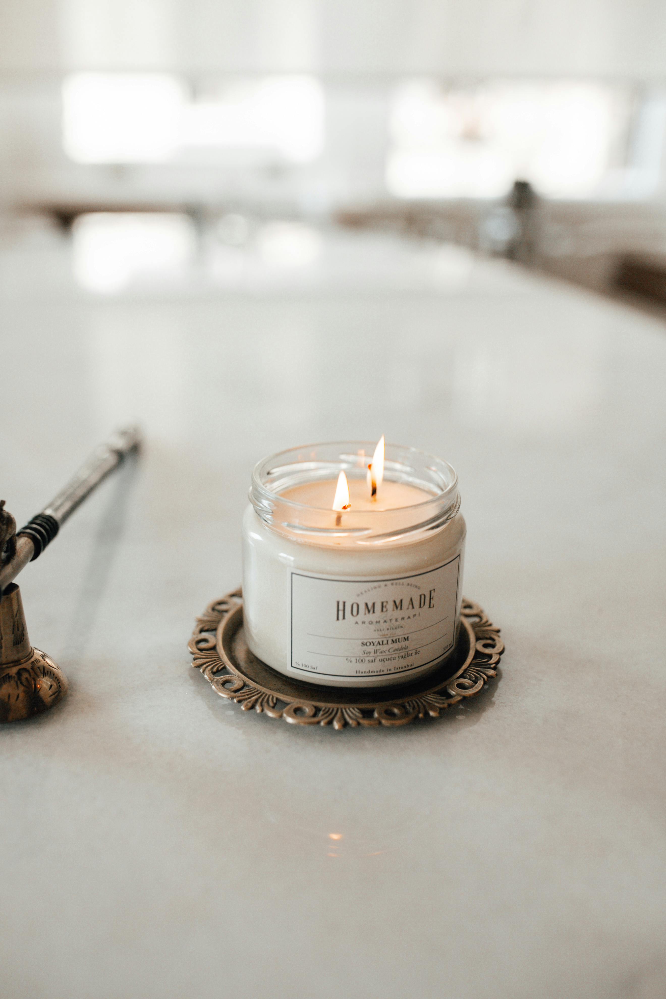 Close Up Shot of a Scented Candle Free Stock Photo