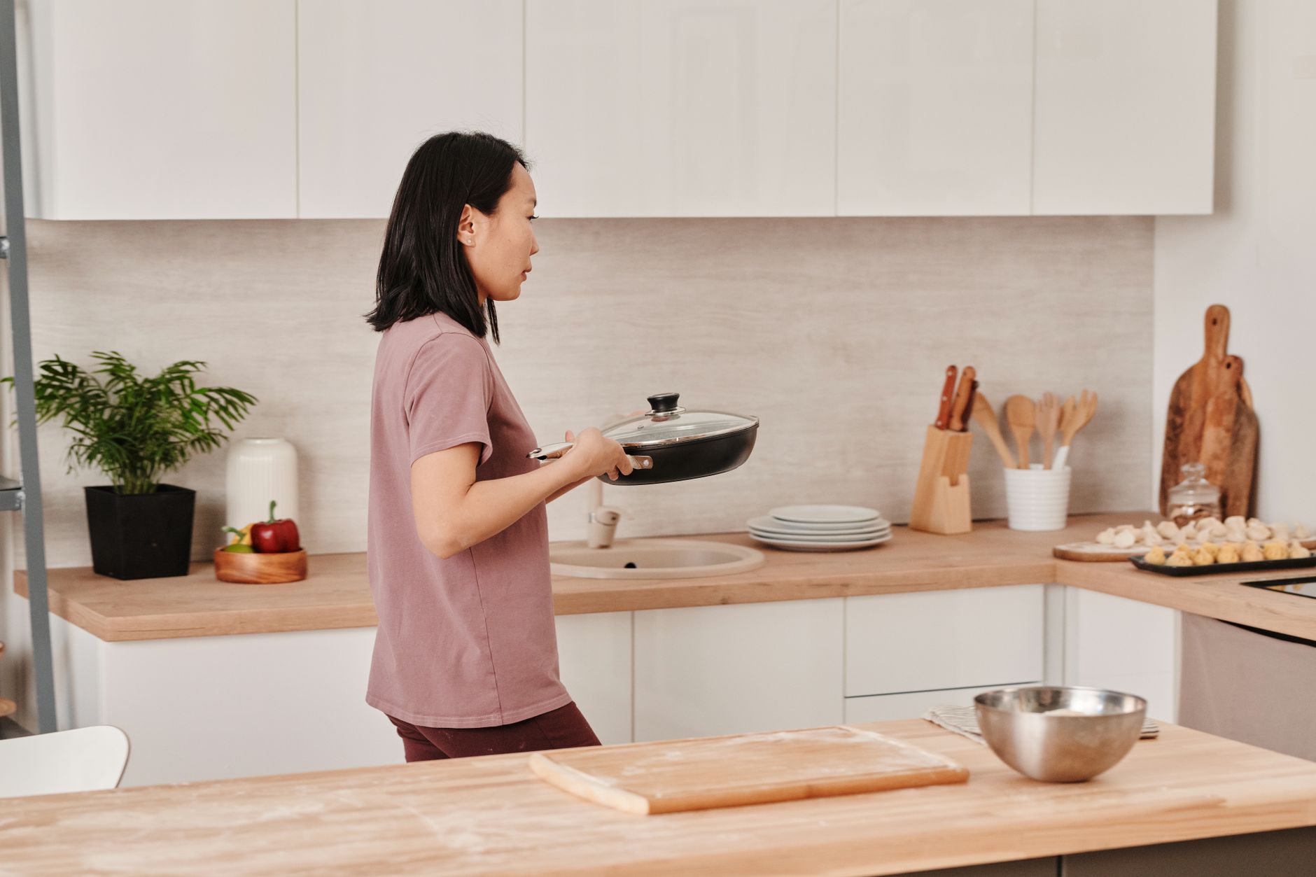 Best Pans for Everyday Cooking — What Actually Belongs on Your Stove