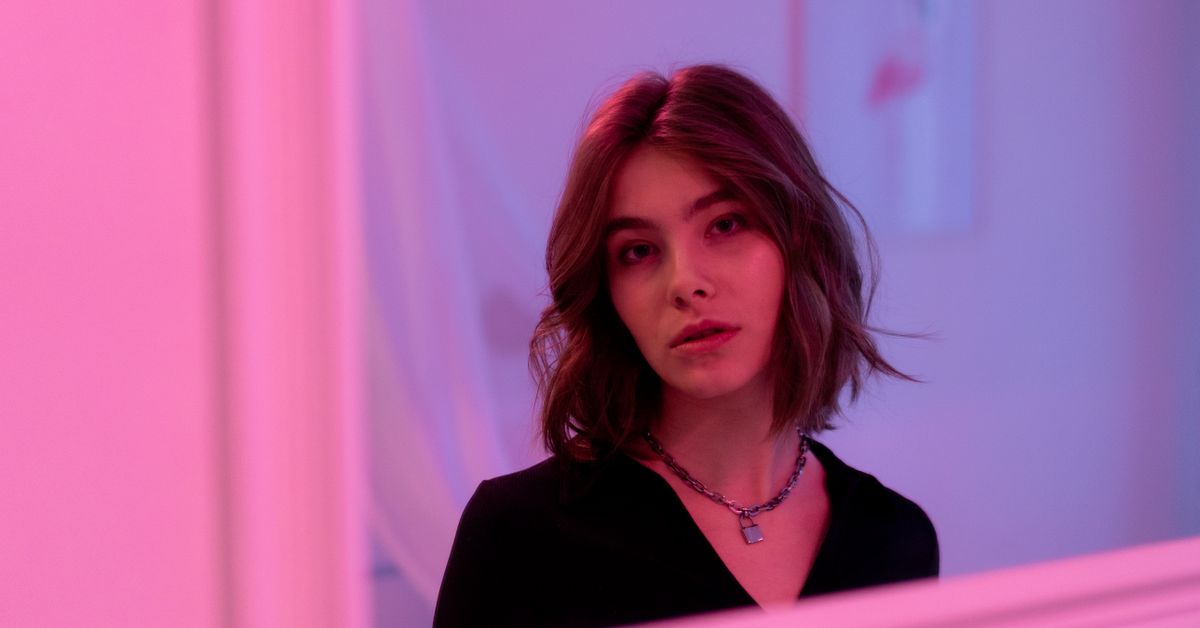 model rambut tipis dan lepek wanita dengan bob bertekstur