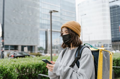 Základová fotografie zdarma na téma batoh, centrum města, dodávka zboží