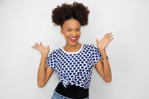 Ilmainen kuvapankkikuva tunnisteilla afroamerikkalaiset naiset, hymyily, kampaus