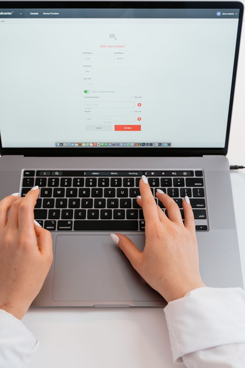 5 Top Yoga Apps To Use At The Office