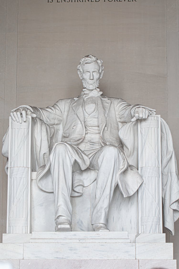 Statue Of Abraham Lincoln