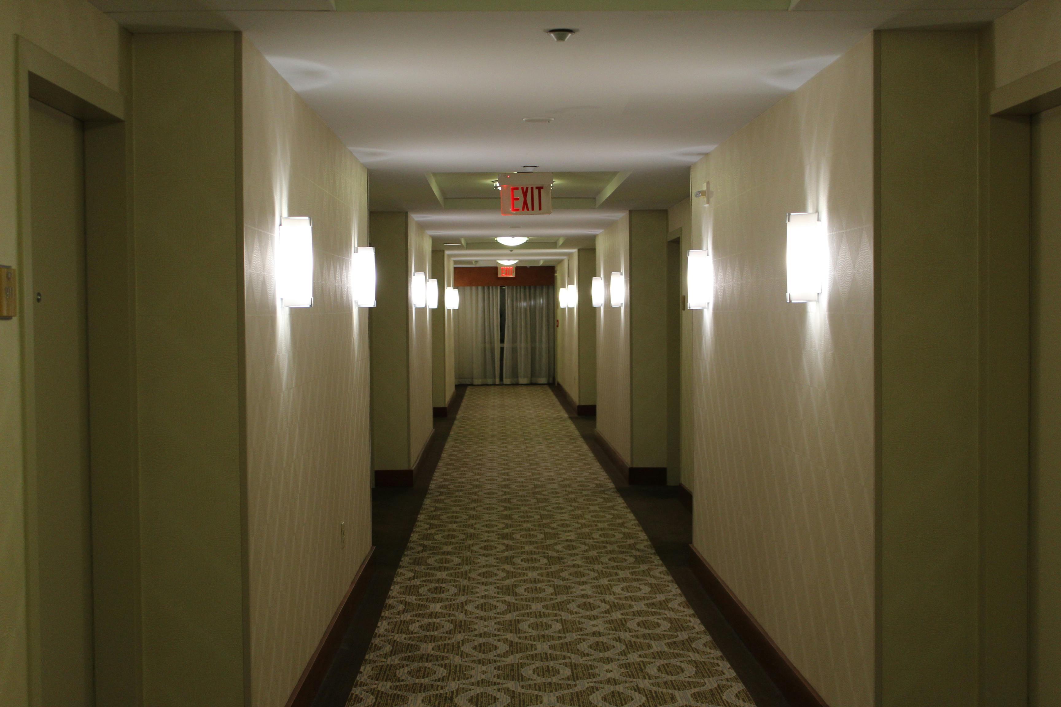 ドア ホテル ホテルの廊下の無料の写真素材