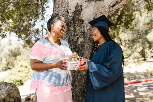 Kostnadsfri bild av afroamerikanska kvinnor, ceremoni, dotter
