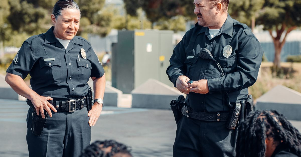 財經:如何在緊急情況下獲得警察協助?興安警助老婦安全返家