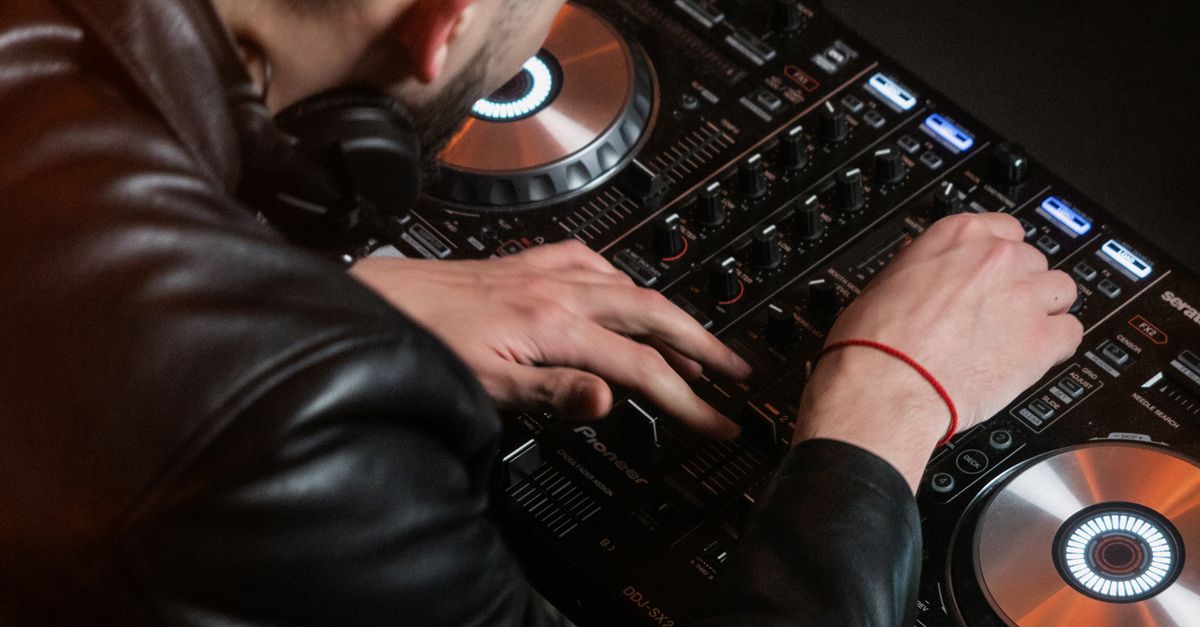 DJ Solutions To Amplify Your Corporate Events