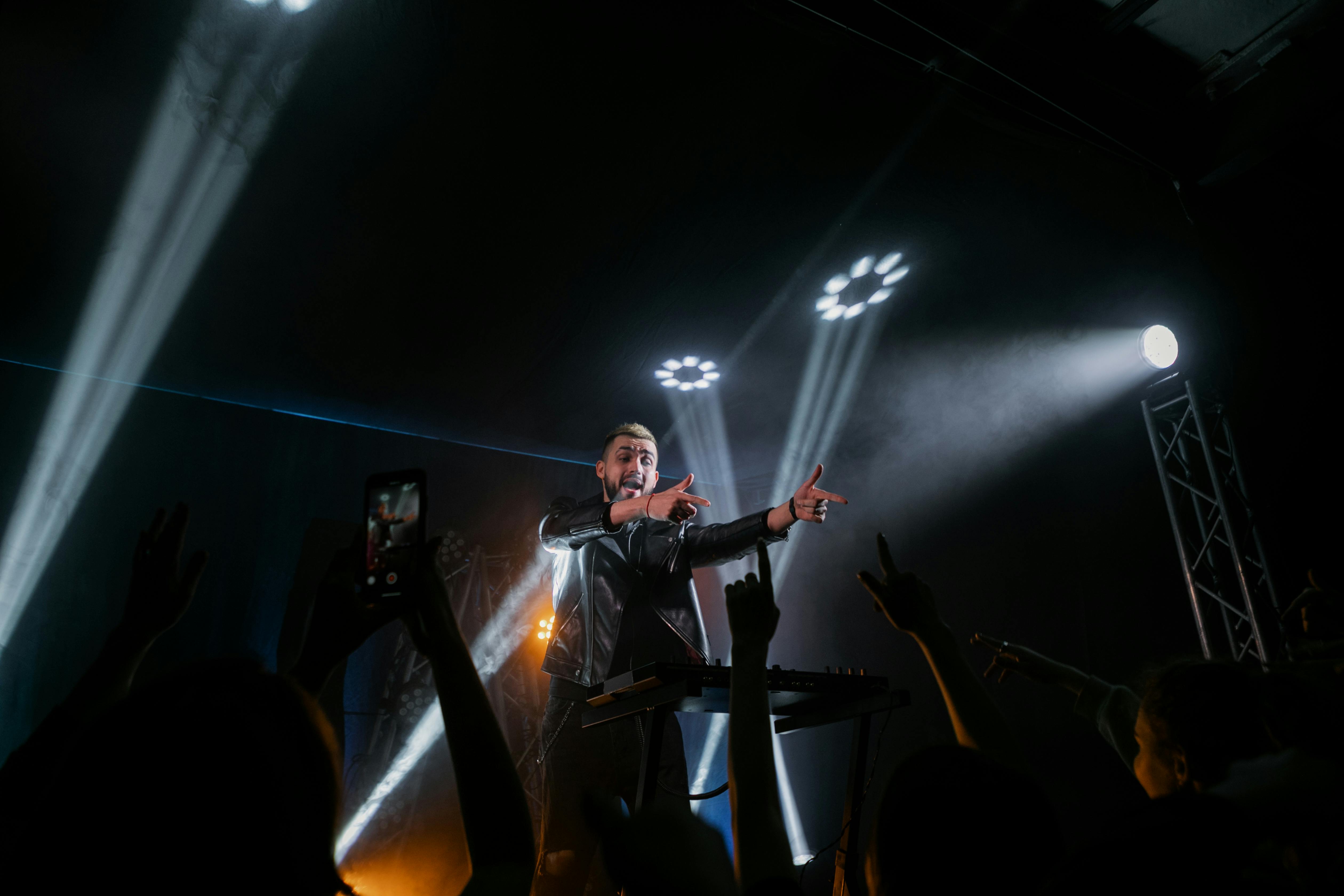 700+ Best Streamer Bass Photos · 100 Free Download · Pexels Stock Photos