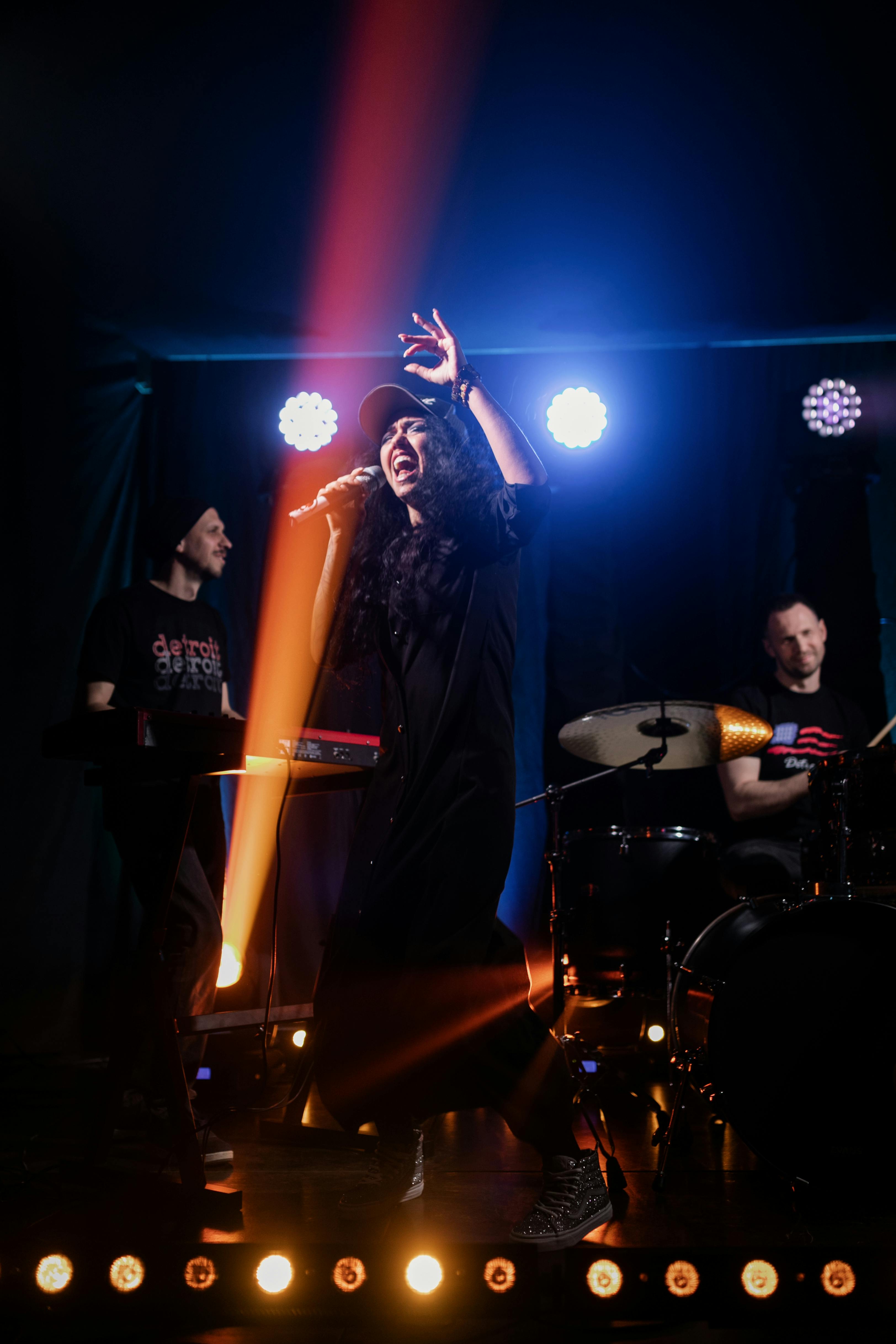 Male Vocalist Photos, Download The BEST Free Male Vocalist Stock Photos