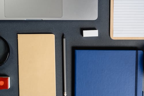 Free A Flatlay of Office Supplies Stock Photo